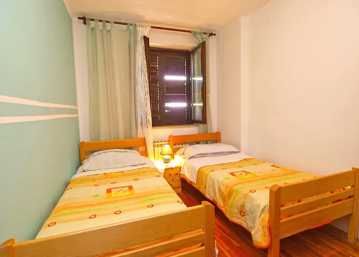 Ivanka 378 Apartamento *