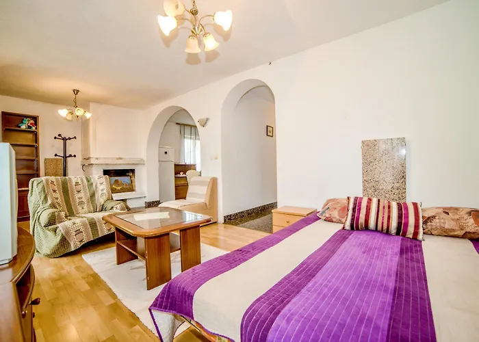 Ivanka 378 Rovinj