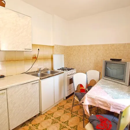 Ivanka 378 Apartment