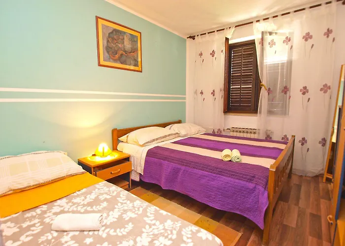 아파트 Ivanka 378 *