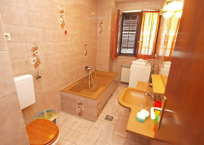 아파트 Ivanka 378 *