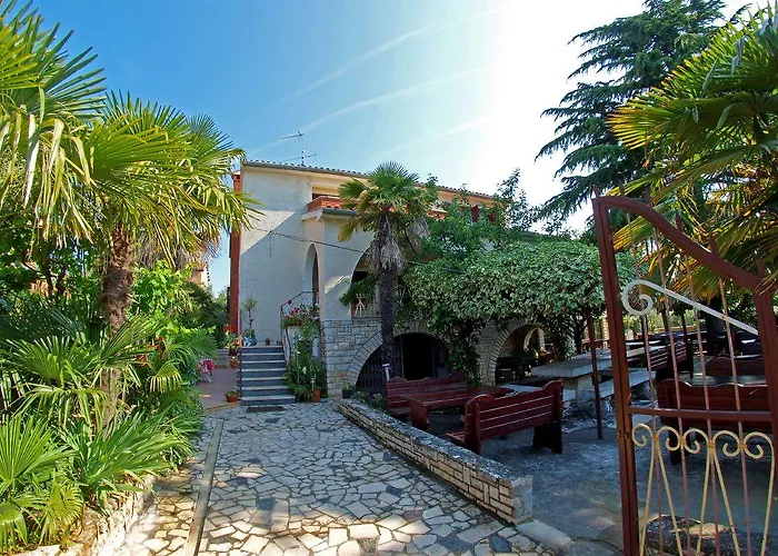 Ivanka 378 아파트 로비니