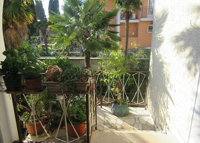 아파트 Ivanka 378 *