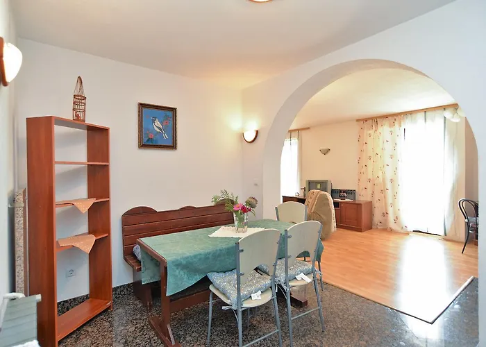 Ivanka 378 아파트 로비니