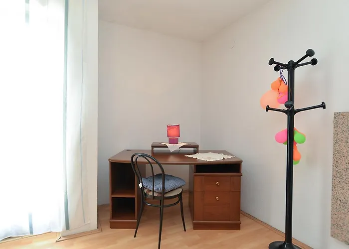 아파트 Ivanka 378 로비니